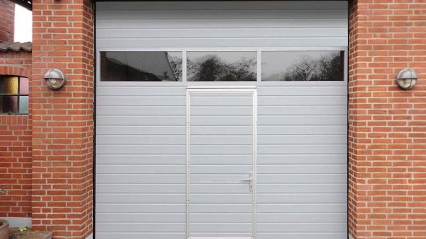 ворота с окнами в Новотитаровской